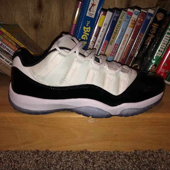 Air Jordan 11 Retro Low 'Concord' (2017) - Picture 7 of 7